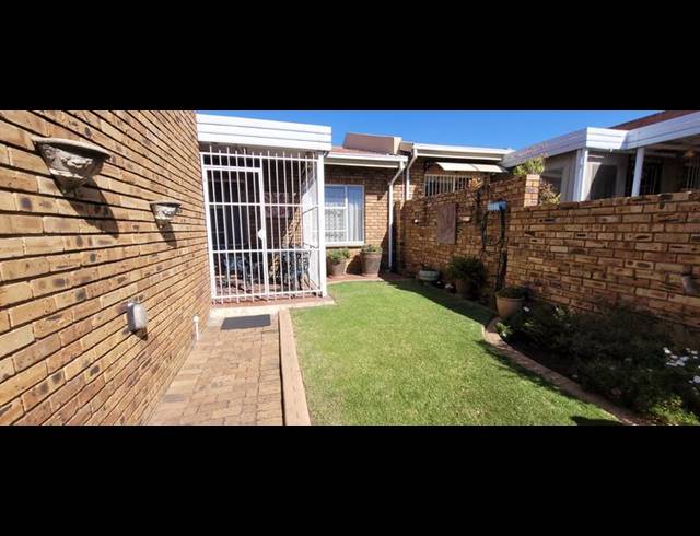 3 BEDROOM SIMPLEX FOR SALE IN RANDHART